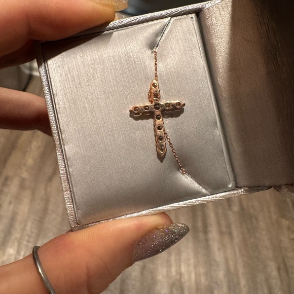 Zales Diamond and Rose Gold necklace - Picture 4 of 4